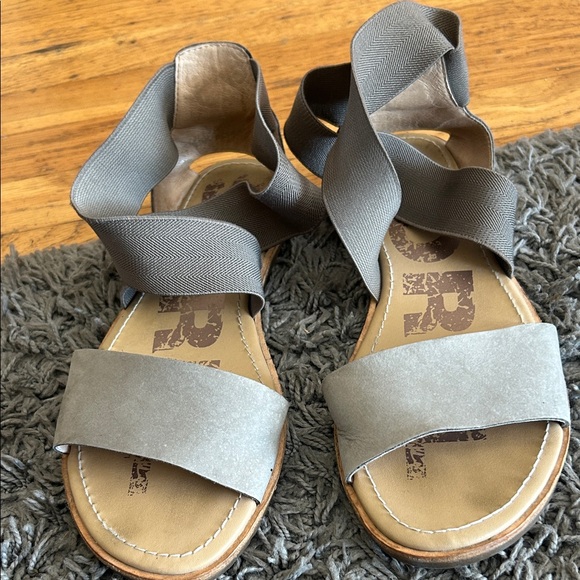 SOREL Women's Ella Strappy Flat Sandals Size 8 - Picture 6 of 11
